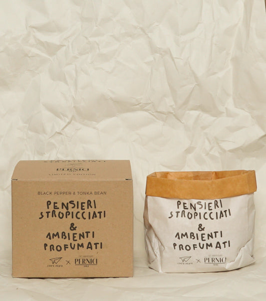 Candela Profumata "PENSIERI STROPICCIATI & AMBIENTI PROFUMATI" alla fragranza "Pepe Nero e Fava Tonka"