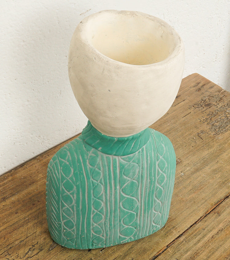 Vaso a forma di busto in cemento grande