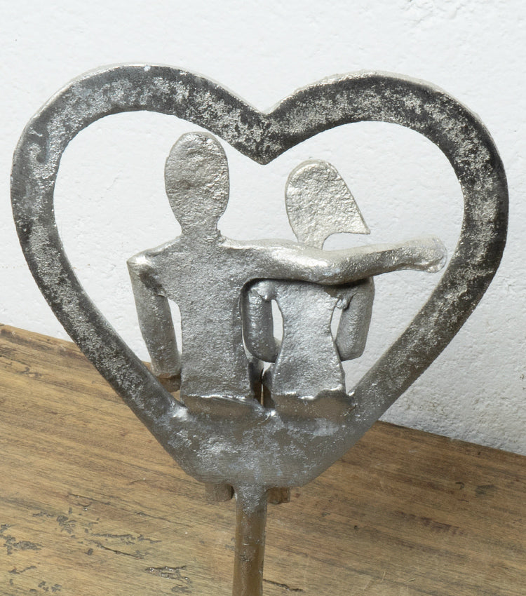 "Gli Innamorati nel Cuore" in peltro e legno