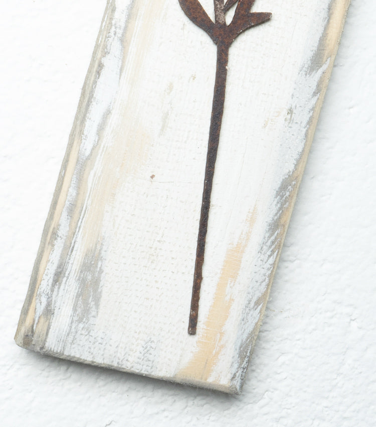 Quadretto in legno con un Fiordaliso in corten