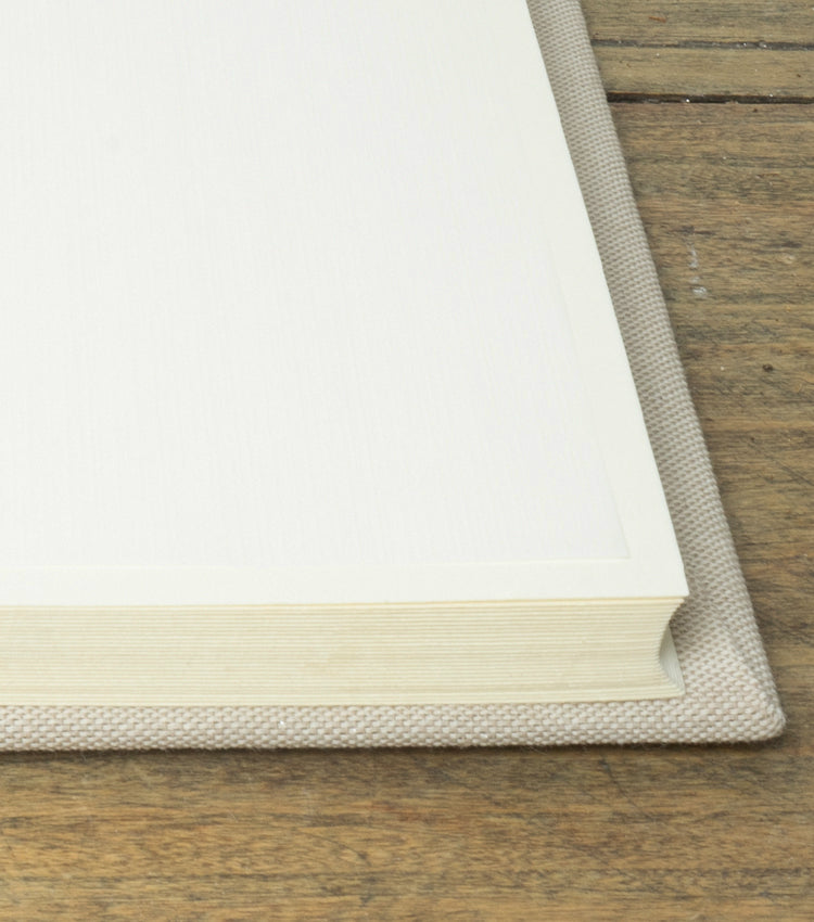 Album "Mr. & Mrs." in cotone e pizzo