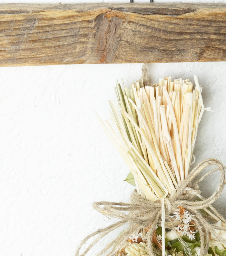 "Il Bouquet nella Cornice" in legno con fiori essiccati, stabilizzati e spago