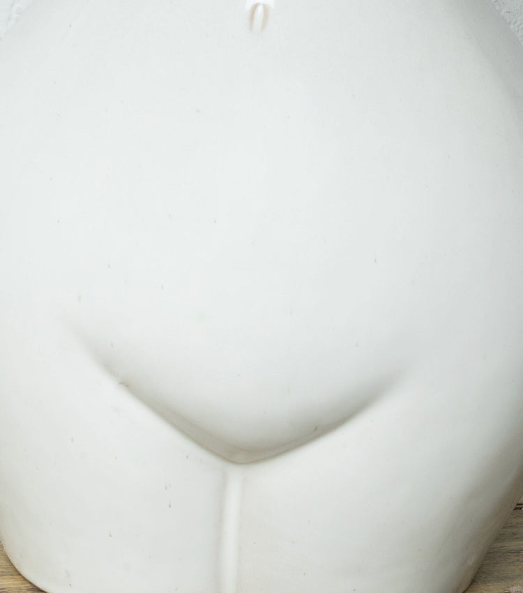 Vaso a forma di un "Nudo di Donna" in grès medio