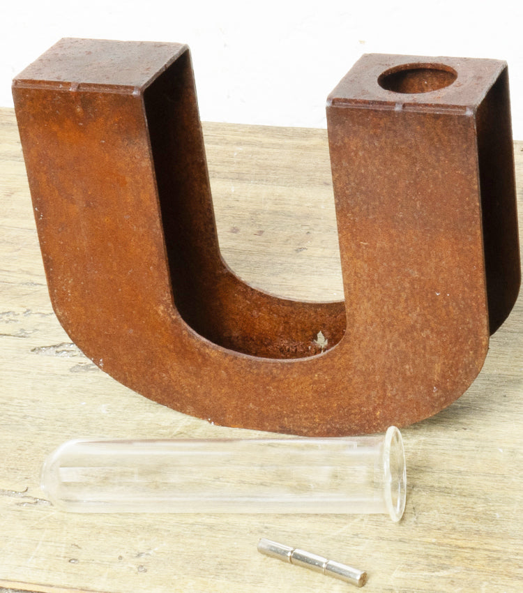 "Lettera U Porta-Fiori/Essenze" in corten piccola