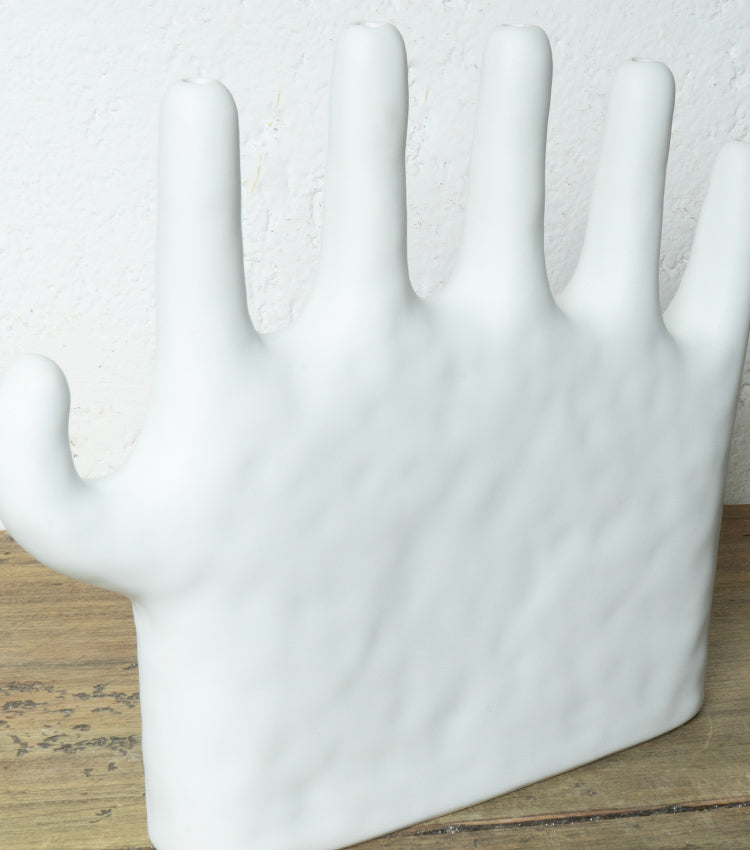 "Vaso con le Dita Alzate" in ceramica