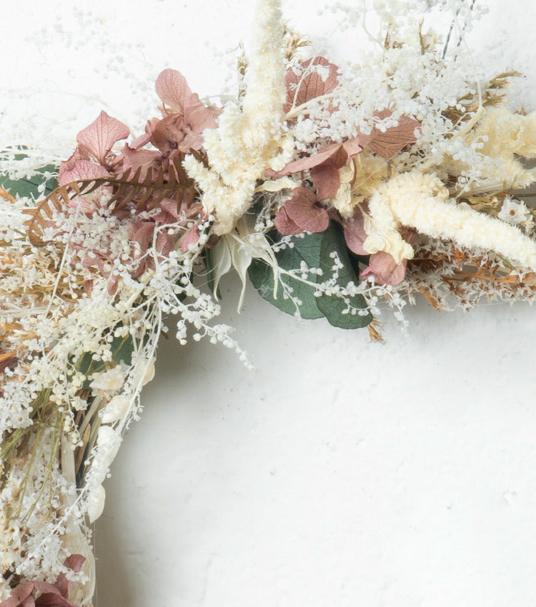 Decorazione Floreale in metallo con fiori essiccati e stabilizzati