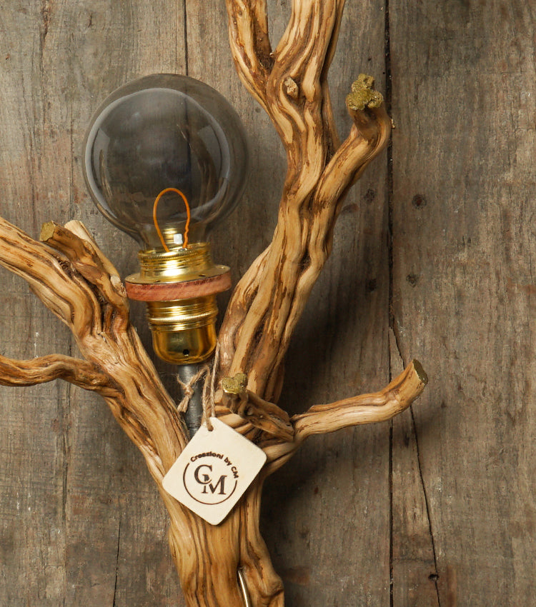 Lampada in legno di Rosmarino e metallo