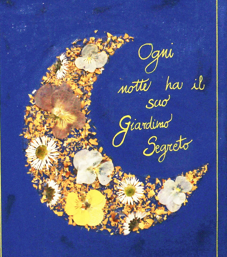 Quadretto in tela "Ogni notte ha il suo Giardino Segreto" con una Mezzaluna di fiori essiccati