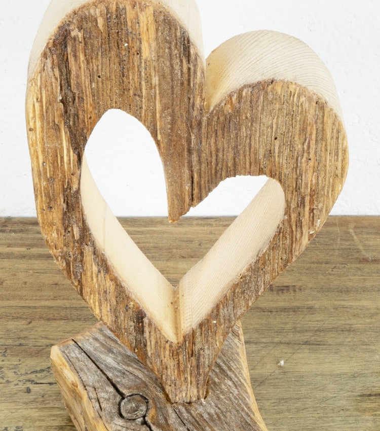 Cuore stilizzato con base in legno