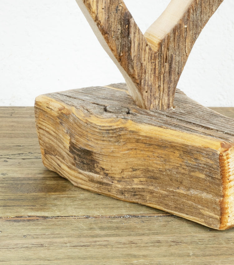 Cuore stilizzato con base in legno