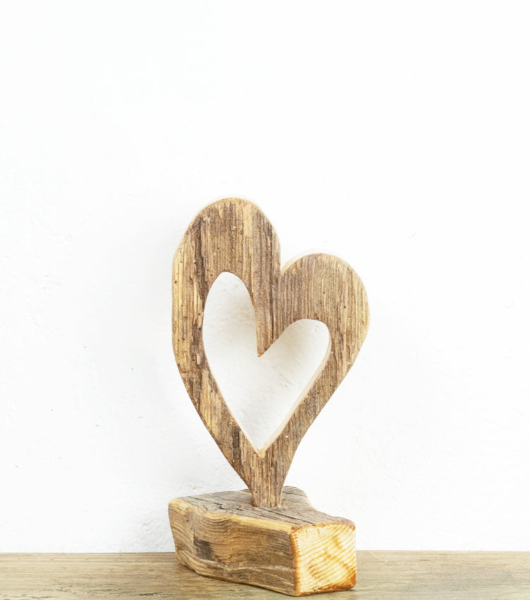 Cuore stilizzato con base in legno