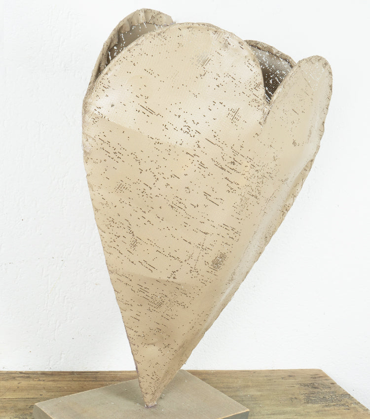 Cuore porta-candele in rete metallica e legno