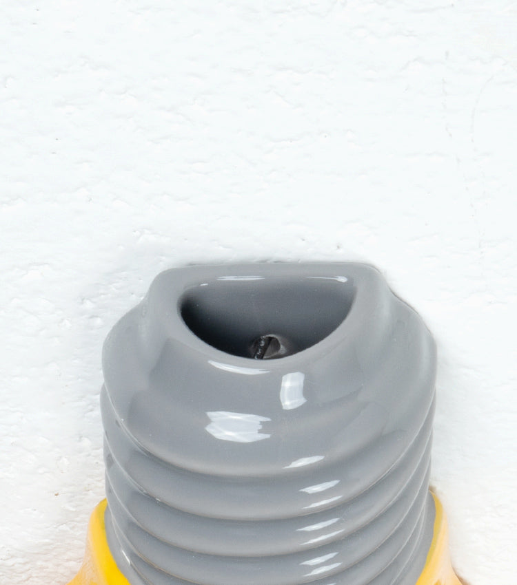 Porta-fiori a forma di lampadina gialla in ceramica