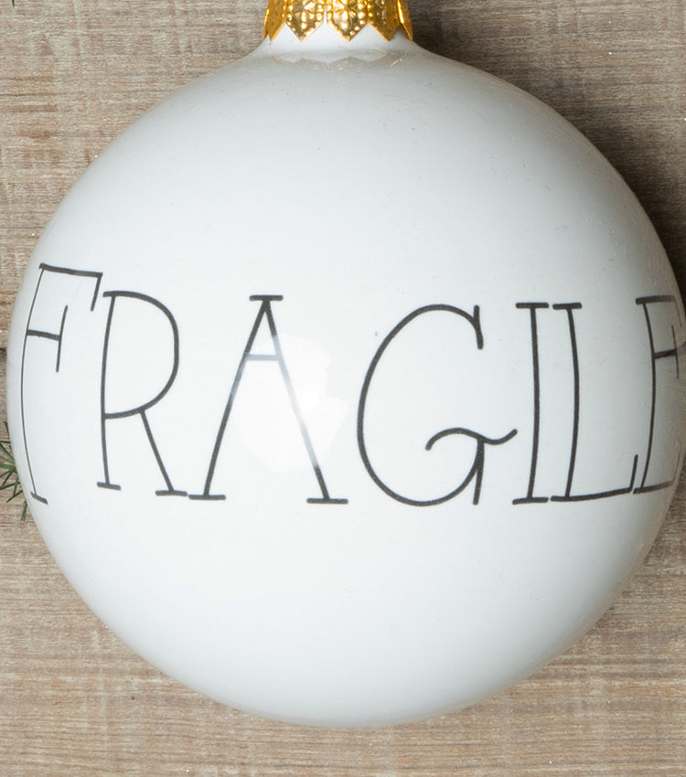 Sfera Natalizia "SONO FRAGILE" in ceramica