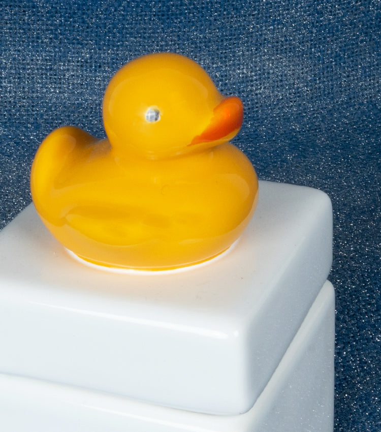 Scatolina con una paperella in ceramica