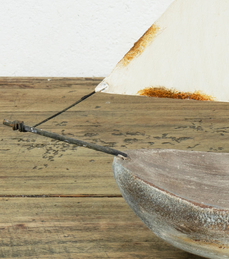 Barchetta in legno e metallo
