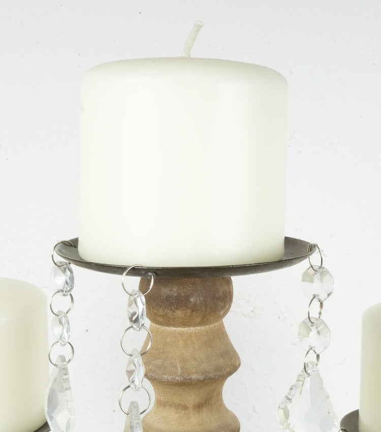 Candelabro in legno e metallo con perline
