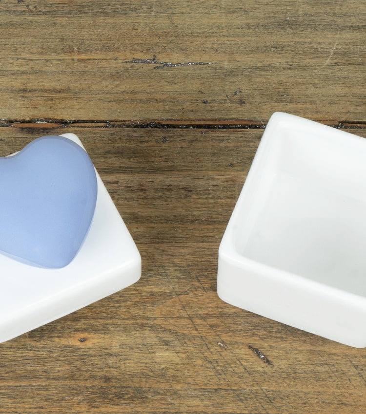 Scatolina con un Cuore di color "carta da zucchero" in ceramica