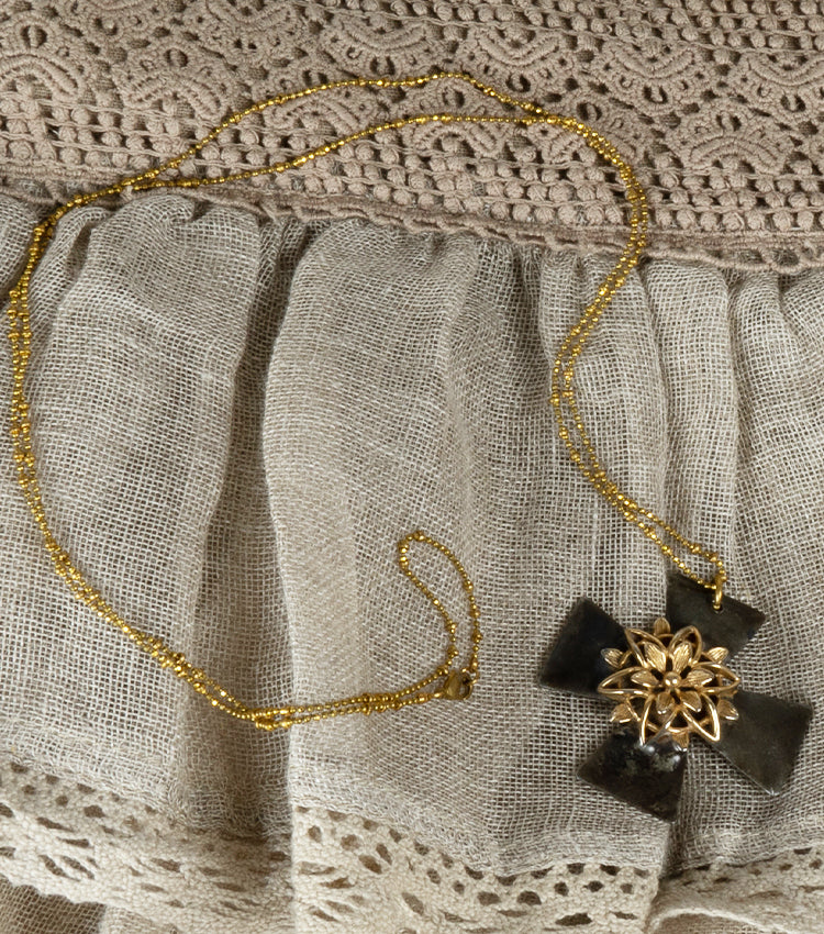 Collana Tiffany con Croce Celtica e fiore