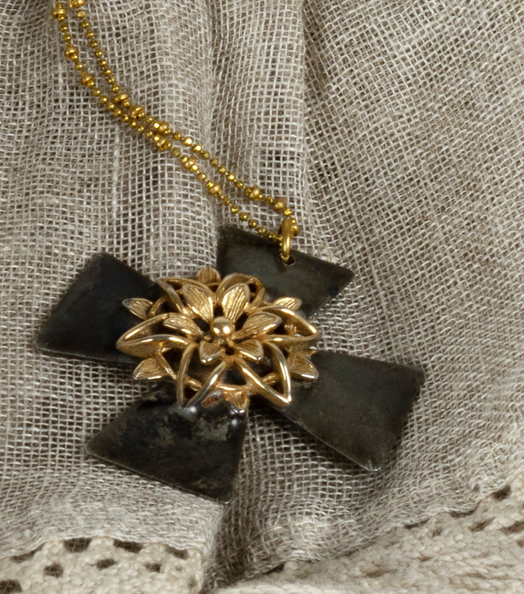 Collana Tiffany con Croce Celtica e fiore