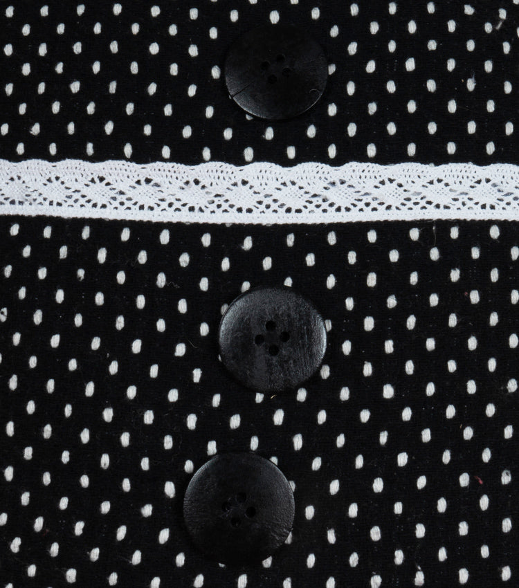 Cuscino a forma di una donna in lana, cotone e tulle