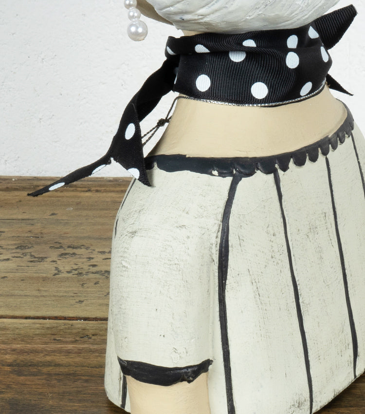 Busto con volto di una donna in resina