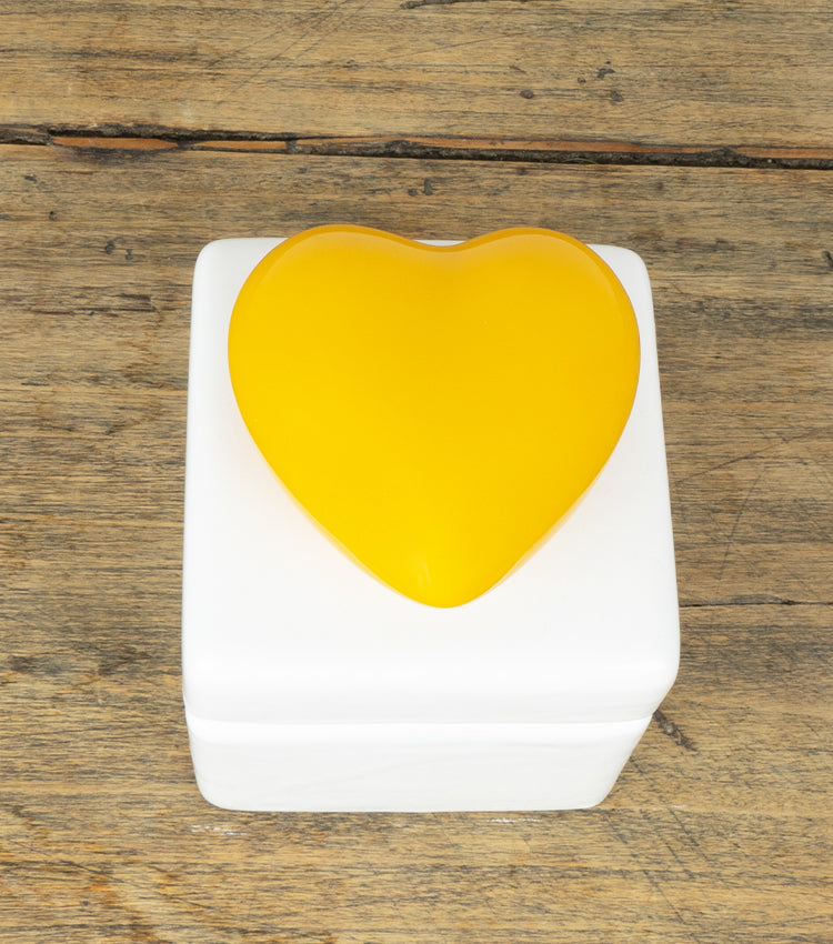 Scatolina con un Cuore giallo in ceramica