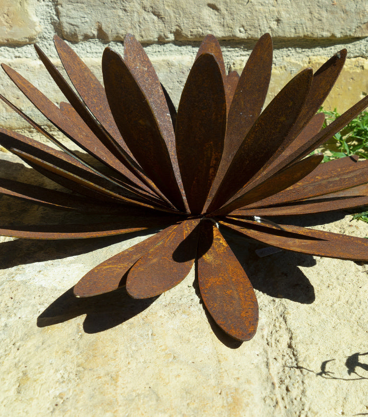 Porta-candela a forma di crisantemo in corten grande