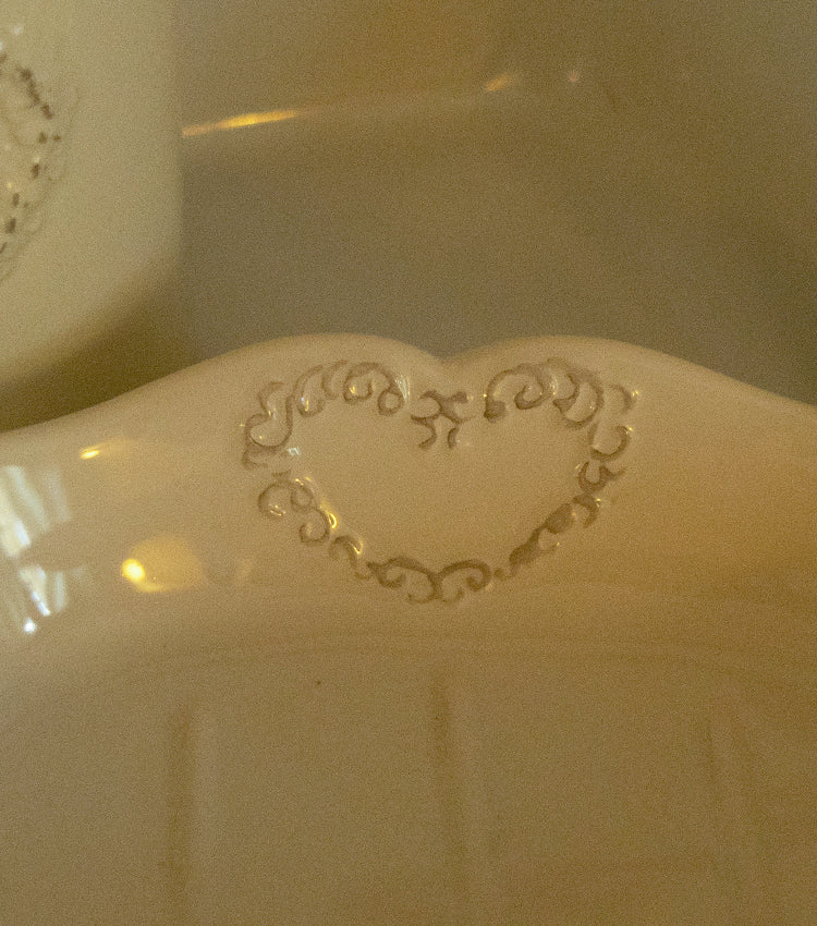 Kit da bagno con cuori in ceramica