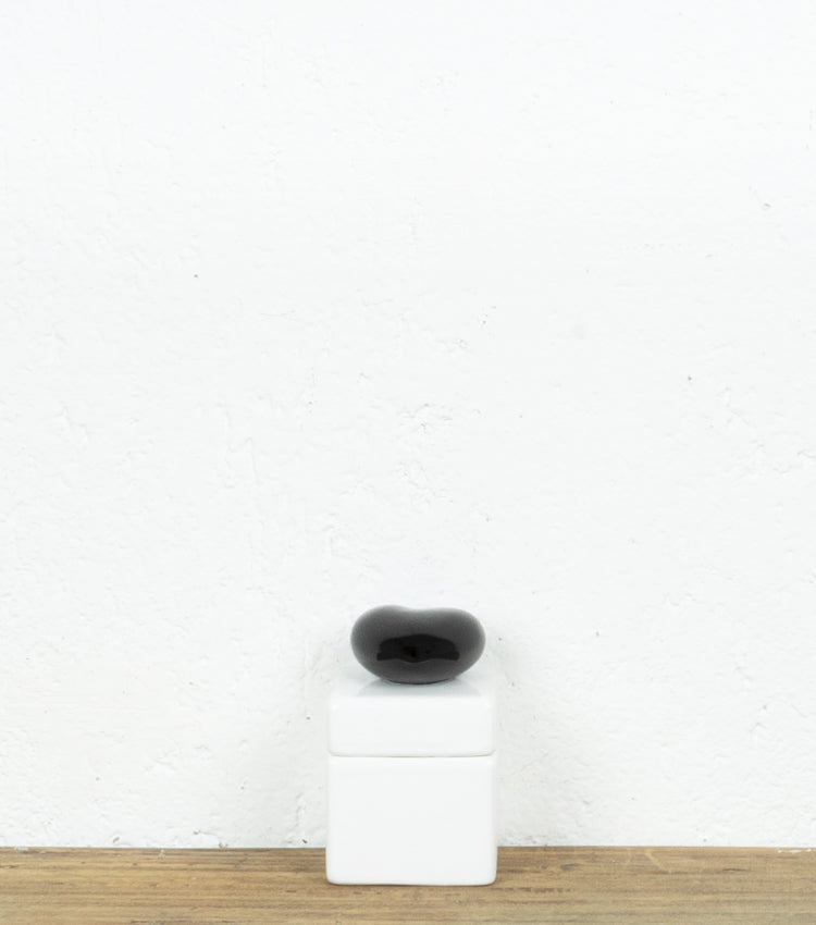 Scatolina con un Cuore nero in ceramica