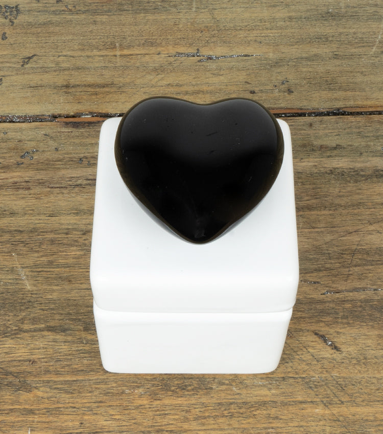 Scatolina con un Cuore nero in ceramica