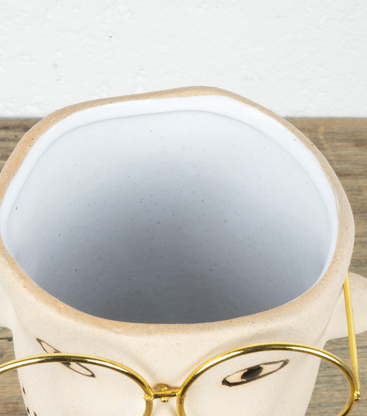 Vaso a forma di un uomo con gli occhiali in cotto e ceramica