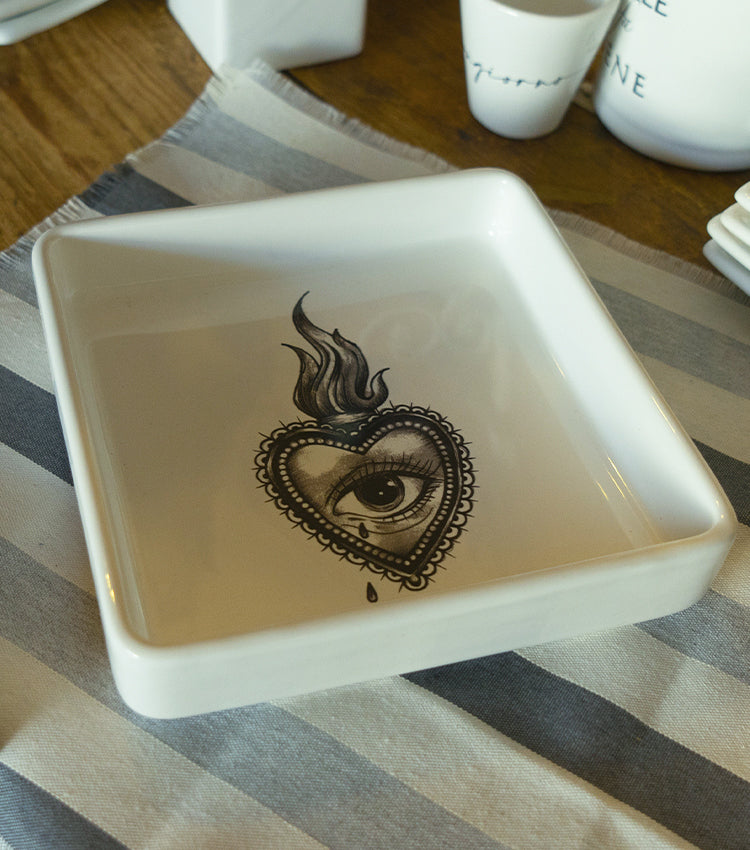 Vassoietto con cuore e occhio in ceramica