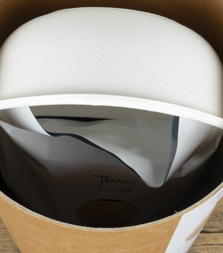 Barattolo con miscela di materiali naturali e semi di pianta di peperoncino della linea "Terra Cruda"