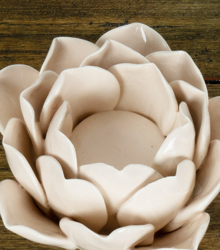 Rosa porta-candela in ceramica