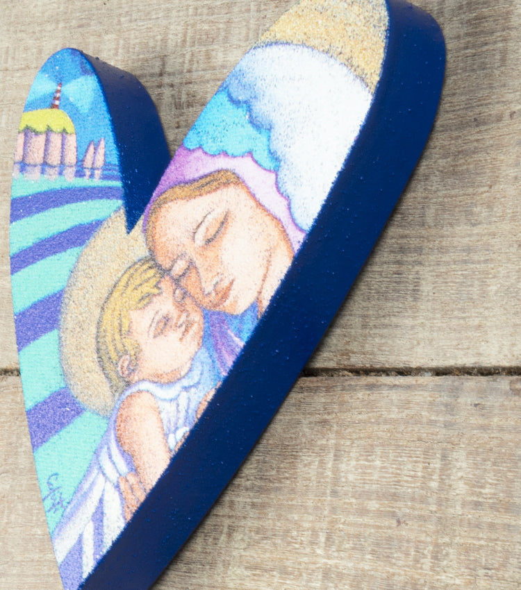 "iCALISTIni" a forma di un Cuore con "Madonnina e Gesù" e un Faro