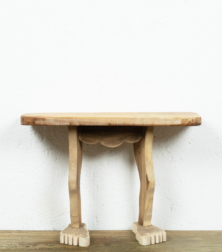 Tavolinetto con piedi e gambe in legno