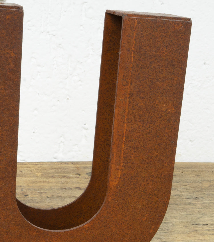 "Lettera U Porta-Fiori/Essenze" in corten grande