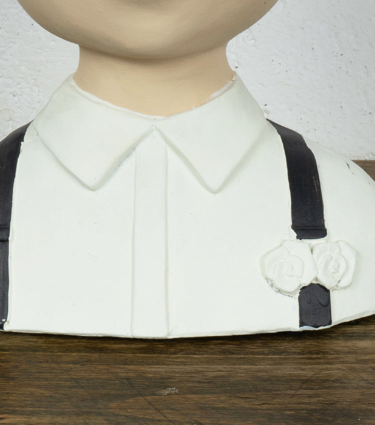 Busto con volto di un uomo in resina