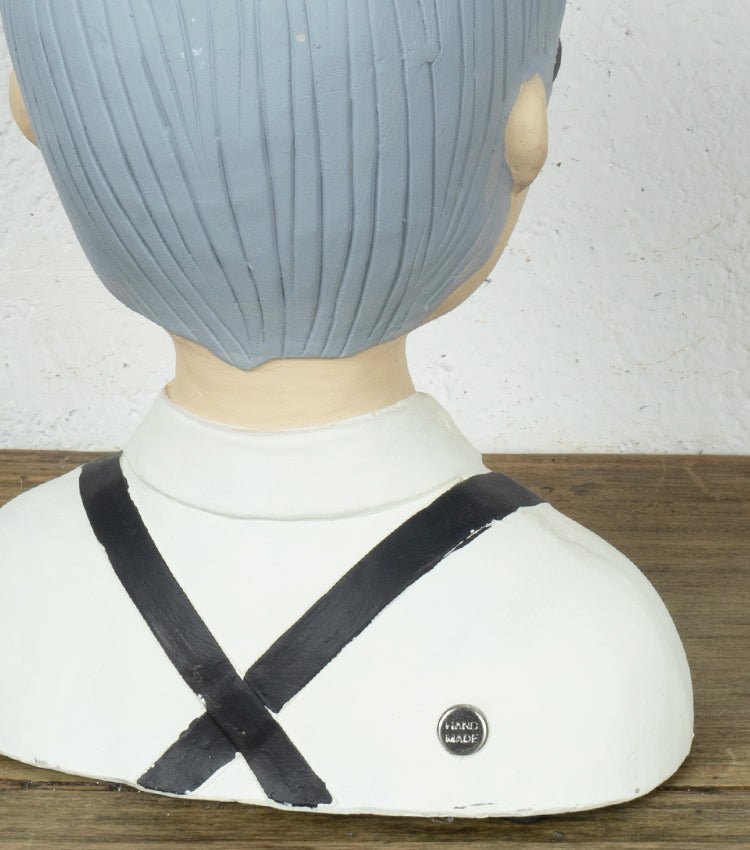 Busto con volto di un uomo in resina