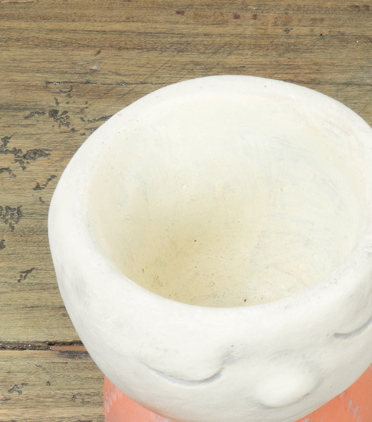 Vaso a forma di busto in cemento piccolo