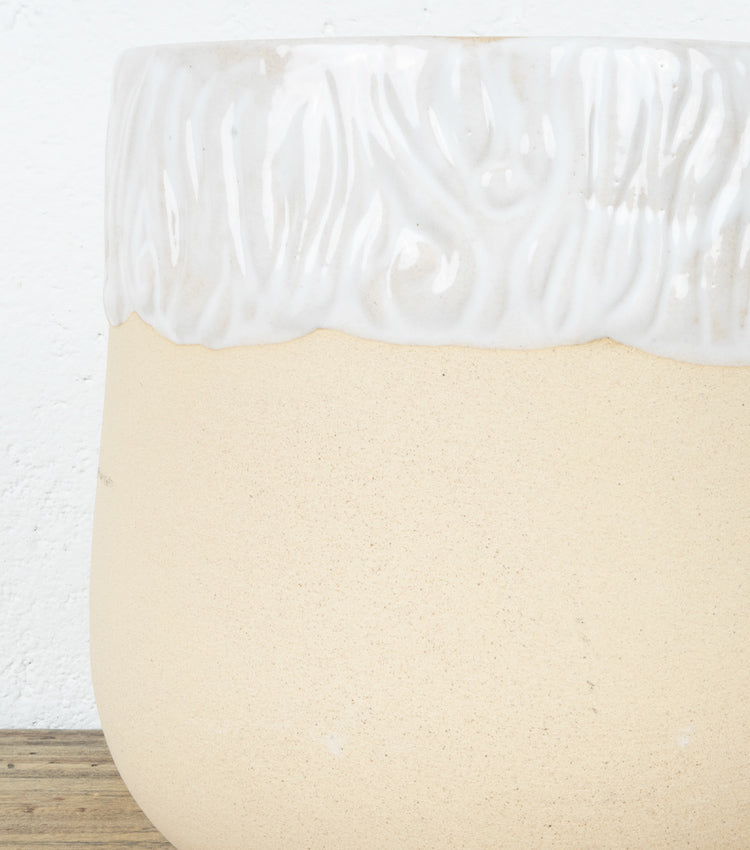 Vaso a forma di un anziana in cotto e ceramica