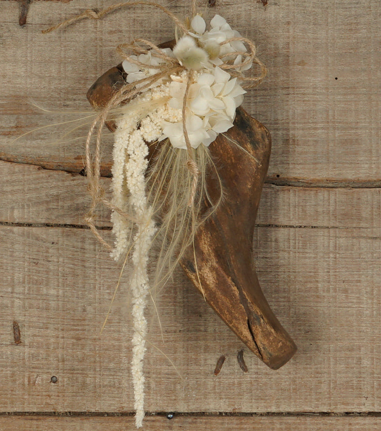 "Forma da Scarpa Porta-Fortuna" grande in legno con fiori e piante essiccati e spago