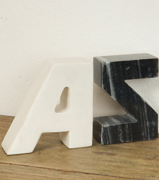 "Lettere A-Z Ferma-Libri" in marmo