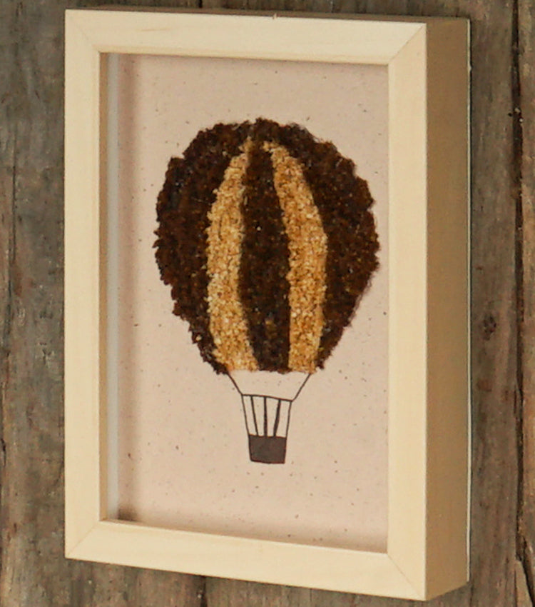 Cornice in legno con una Mongolfiera di fiori essiccati