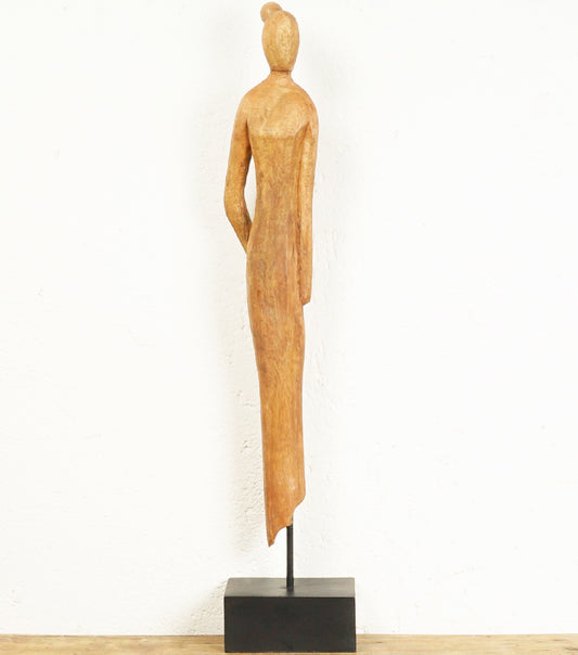 Scultura di una Donna Voltata in legno