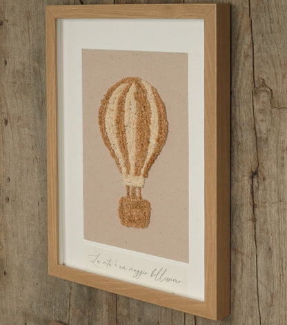 Cornice in legno "La vita è un viaggio bellissimo" con una Mongolfiera di fiori essiccati