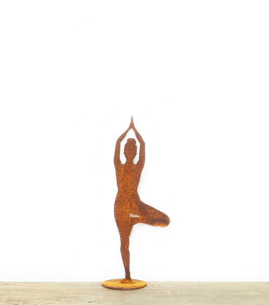 Posizione Yoga "L'Albero" in corten