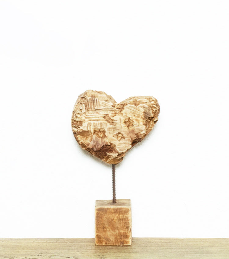 Cuore con base in legno e metallo