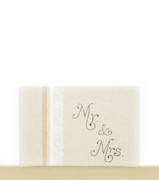 Album "Mr. & Mrs." in cotone e pizzo